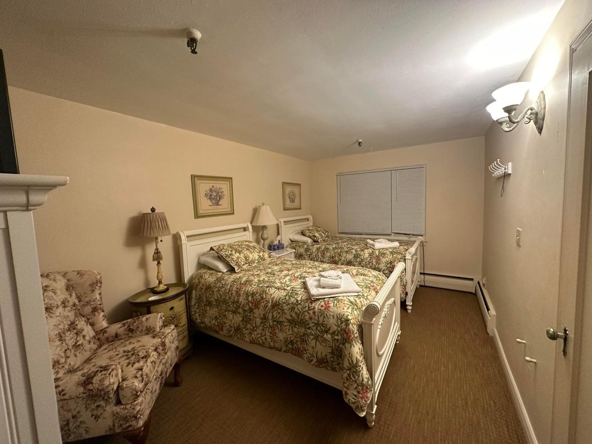 The Oaks B&B Hotel And Spiritual Center Jamestown Exterior photo